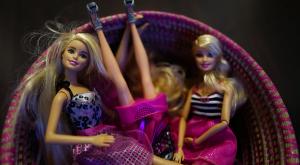  Barbie        -    