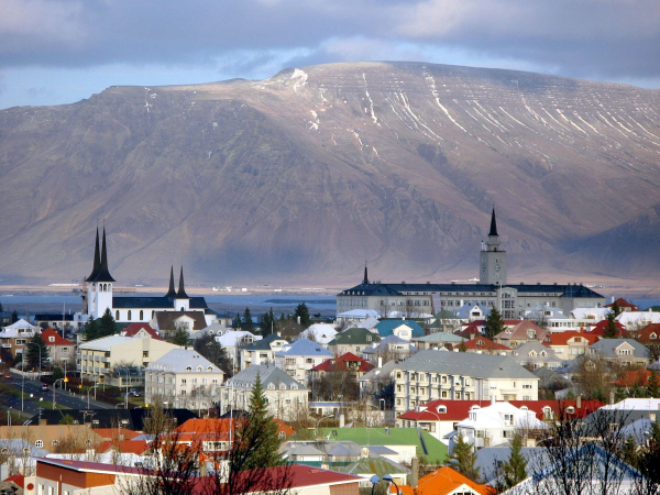 Исландия отдает под суд банкиров 