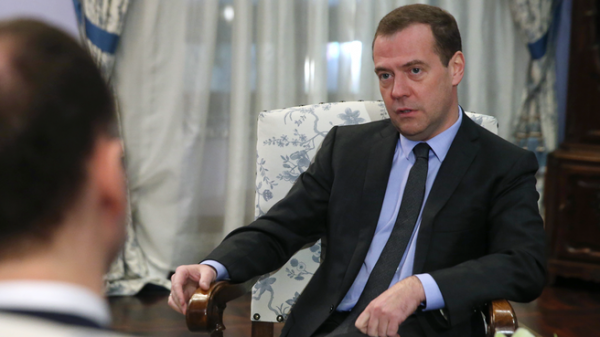 Медведев о стремлении РФ "рулить" миром: мы этим комплексом переболели в советские вр Медведев о стремлении РФ "рулить" миром: мы этим комплексом переболели в советские вр