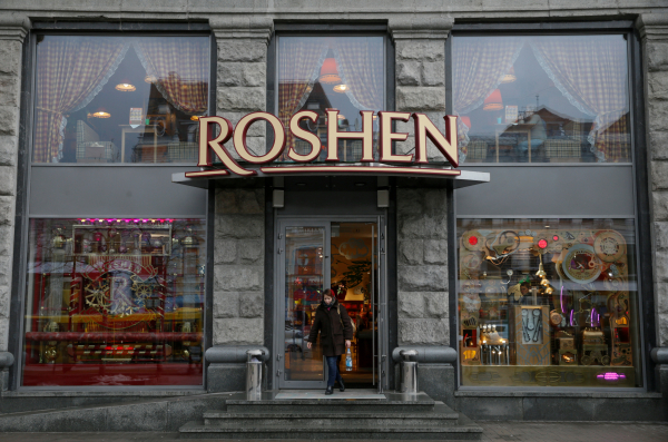 В магазинах Roshen в Киеве снова ищут взрывчатку