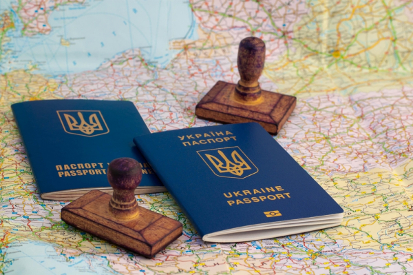 Нардеп подсчитал, во сколько стран украинцев будут пускать без виз