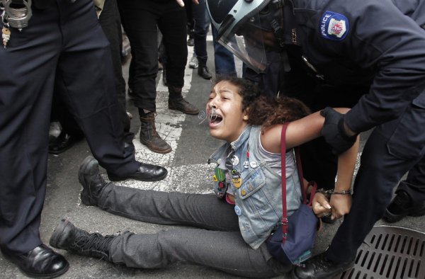 Полиция при демократии: для насилия все равны
