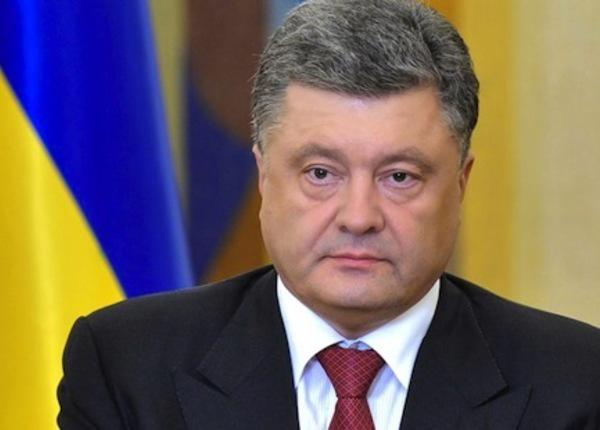 Порошенко упростит получение гражданства Украины недовольным россиянам
