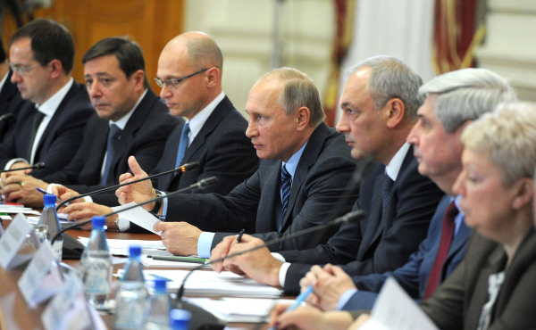 Путин поддержал идею разработать закон о российской нации