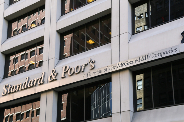 S&P: рейтинг России может улучшить укрепление отношений с США S&P: рейтинг России может улучшить укрепление отношений с США