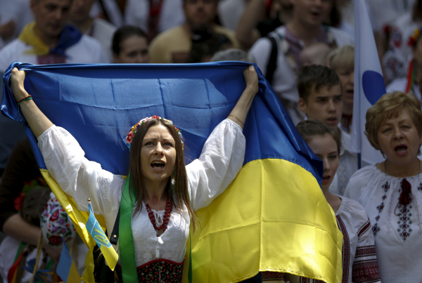 «Спад патриотизма» - на Украине с уценкой продают флаги страны и вышиванки «Спад патриотизма» - на Украине с уценкой продают флаги страны и вышиванки
