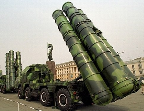 США и Израиль выступили против российских поставок С-300 в Иран США и Израиль выступили против российских поставок С-300 в Иран