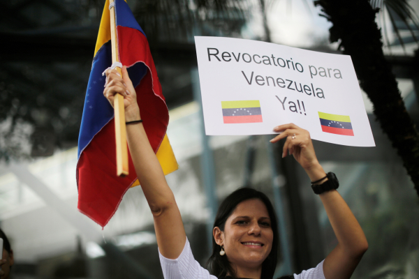 Страны Америки обеспокоены приостановкой подготовки референдума в Венесуэле