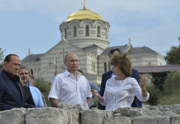 В Бахчисарае Путина встретили ликованием В Бахчисарае Путина встретили ликованием