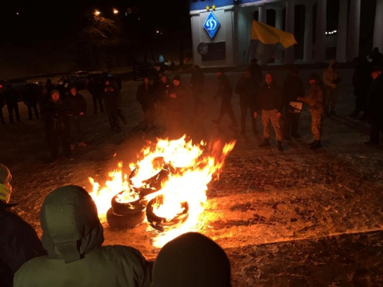 В честь второй годовщины Майдана в Киеве вновь жгли шины В честь второй годовщины Майдана в Киеве вновь жгли шины