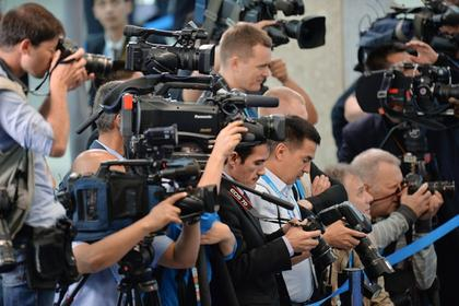 В Госдуме планируют заставить СМИ уведомлять об источниках зарубежного финансирования В Госдуме планируют заставить СМИ уведомлять об источниках зарубежного финансирования