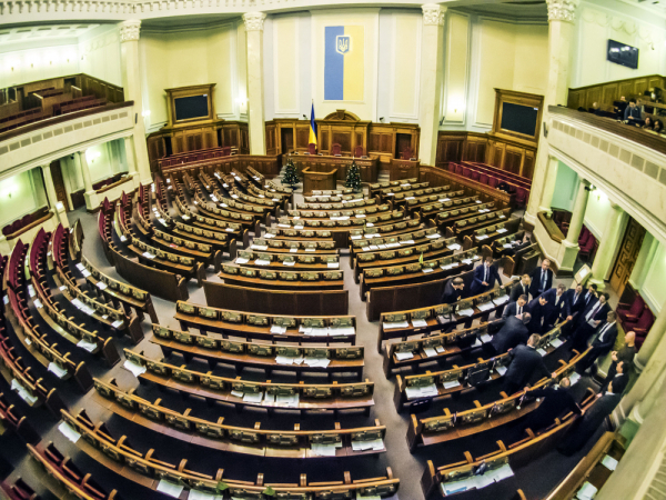 В Верховной раде начался сбор подписей за отмену санкций против России