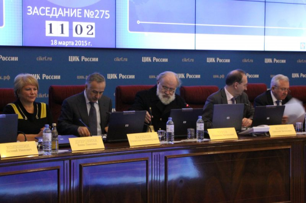Владимир Чуров пришел на заседание ЦИК в морском бушлате Владимир Чуров пришел на заседание ЦИК в морском бушлате