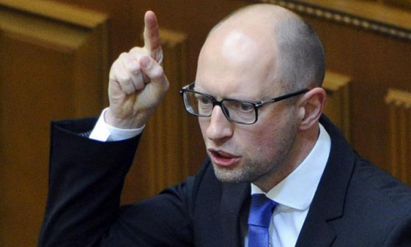 Яценюк требует разместить на границе с Россией средства поражения Яценюк требует разместить на границе с Россией средства поражения
