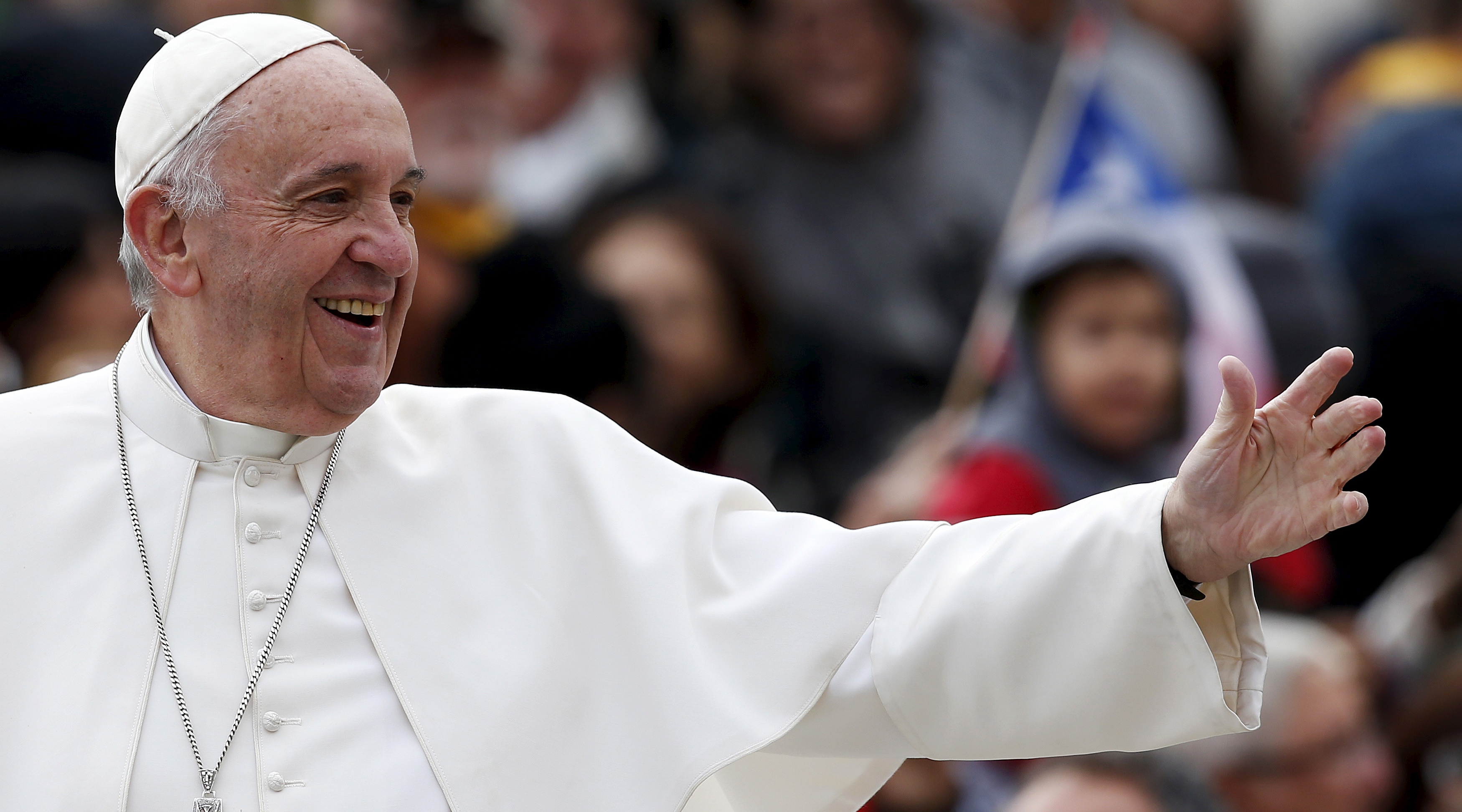 Папа римский с радужным крестом фото