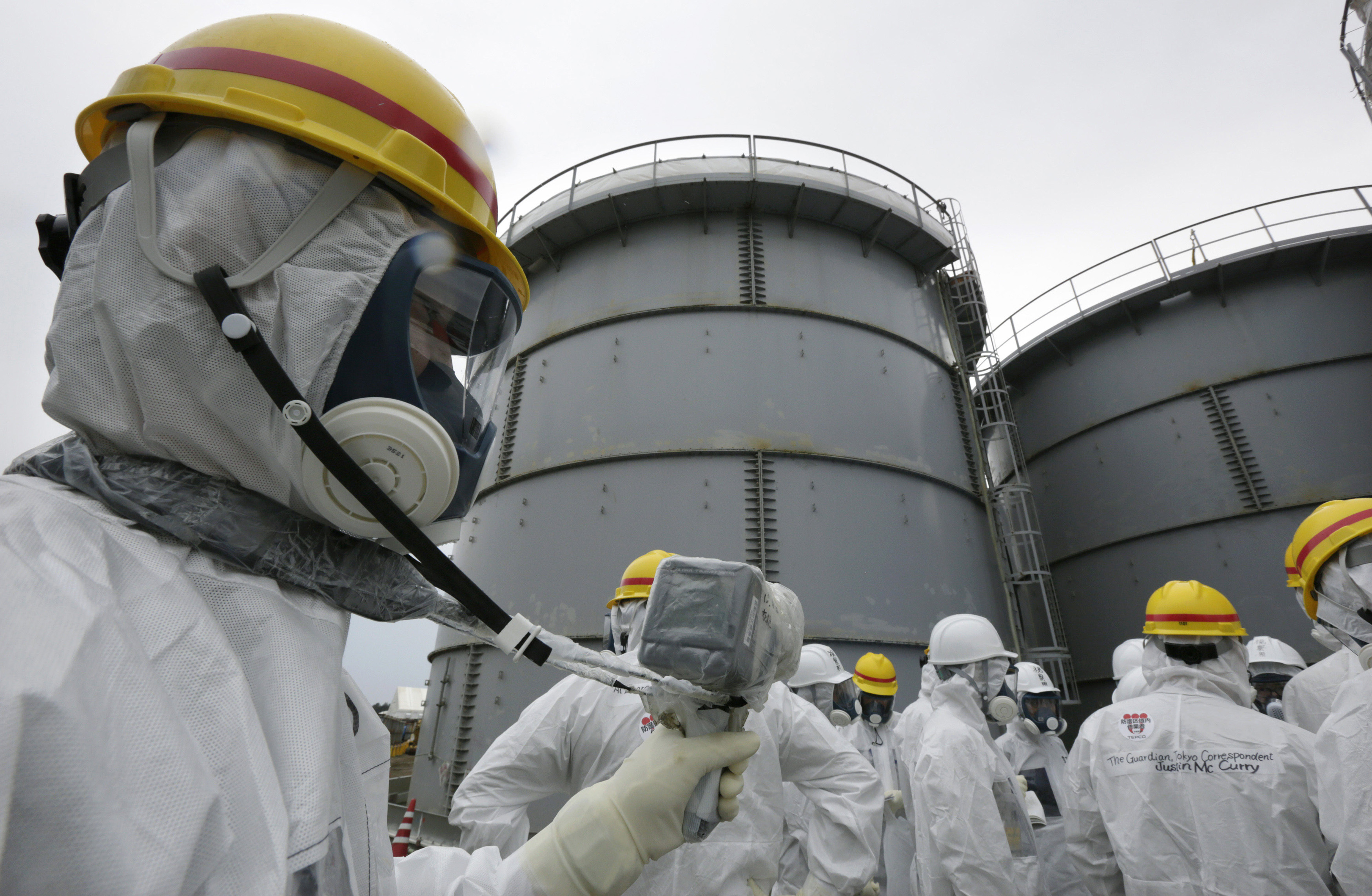 10 аварий на аэс. Топливо АЭС Фукусима. АЭС Фукусима-1. Радиационная авария. Аварии на АЭС.