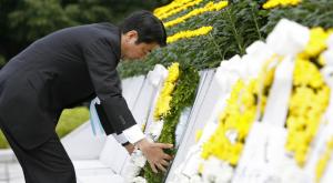 Абэ пообещал сделать все возможное для построения мира без ядерного оружия