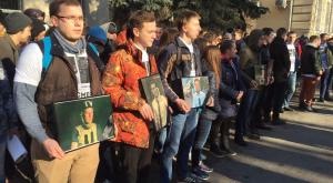 Активисты вышли на пикет к посольству Украины в Москве