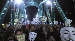 Акция "Марш миллиона масок" движения "Anonymous" в Лондоне закончилась беспорядками