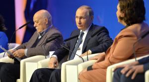 "Авгиевы конюшни" — Путин призвал избавить экономику от коррупции и засилья кумовства