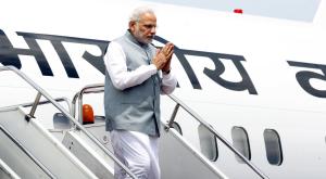 Индийский премьер обязал всех чиновников заниматься йогой