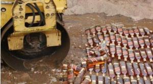 Кабмин РФ утвердил правила уничтожения контрафактного алкоголя