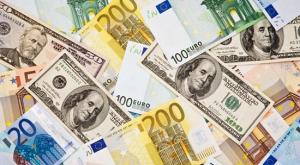 Курс евро к доллару рухнул до 11-летнего минимума