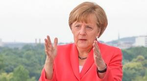 Меркель отправилась убеждать Балканы в надежности европейского курса