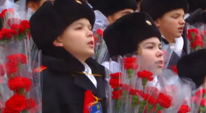 На Красной площади проходит торжественный марш в честь парада 1941 года