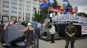 На митинге в Кишиневе произошли первые столкновения