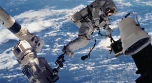 NASA покажет в прямом эфире выход российских космонавтов в открытый космос