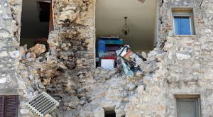 Около 100 тысяч жителей Италии могли остаться без крова из-за землетрясения