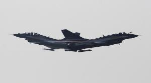 Пекин назвал спекуляцией сообщение об опасном перехвате самолета-разведчика США