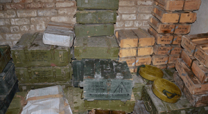 Под Луганском горит склад с боеприпасами, слышны мощные взрывы