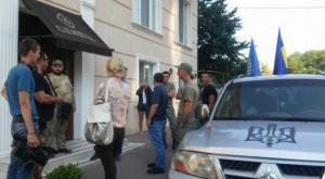 Поляки рассказали, как украинские националисты заблокировали их в Одессе
