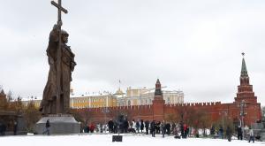 Порошенко обвинил Россию в "гибридном присвоении" украинской истории