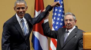 "Руки прочь!" — Кастро оттолкнул Обаму при попытке его обнять