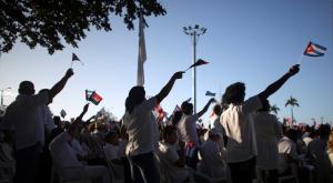 "Руки прочь от кубинцев" - Гавану возмутило переманивание граждан страны в США