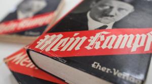 СМИ: переизданную книгу "Майн Кампф" немцы расхватали за несколько часов