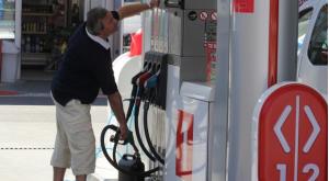 СМИ: произведенный ДАИШ бензин продают на заправках в Болгарии