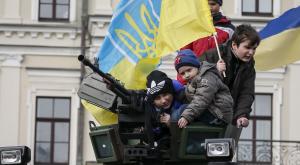 СМИ: в Киеве признали "антиукраинской" песню "Священная война" и "упростили" обучение