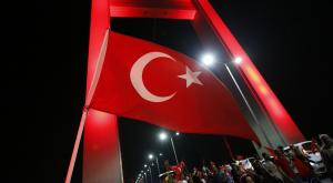 "Турция останется приверженной принципам демократии" - вице-премьер Турции