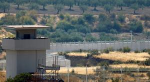 Турция строит модульную стену вдоль границы с Сирией