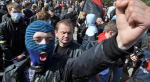 Украинские националисты набирают "массовку" для усмирения "сепаратистов" в День Победы