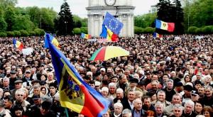 В Кишиневе протестующие пикетируют резиденцию президента страны