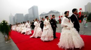 В Китае обсуждают возможность делиться женами
