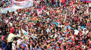 В Венесуэле прошли многотысячные акции против иностранного вмешательства