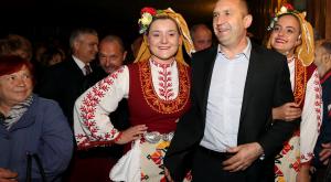 "Ветер перемен" - первый тур выборов в Болгарии выиграл пророссийский кандидат