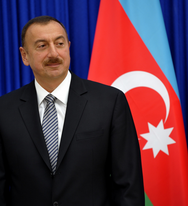 Алиев: Россия и Азербайджан должны укреплять военное сотрудничество