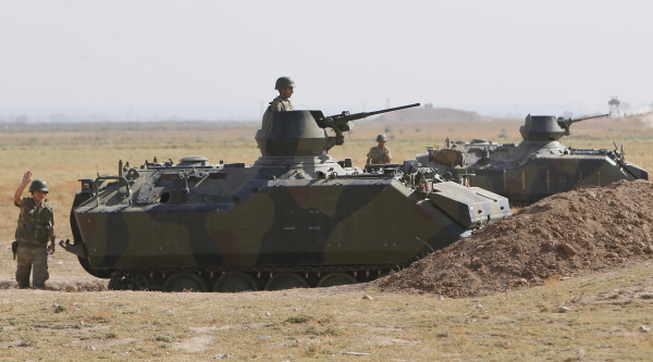 Армия Турции нанесла более сотни артиллерийских ударов на севере Сирии